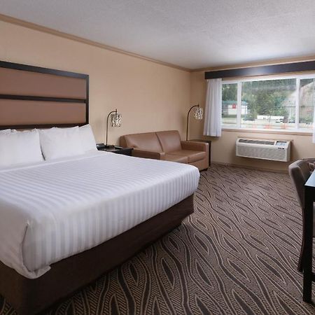 Prestige Inn Golden Extérieur photo