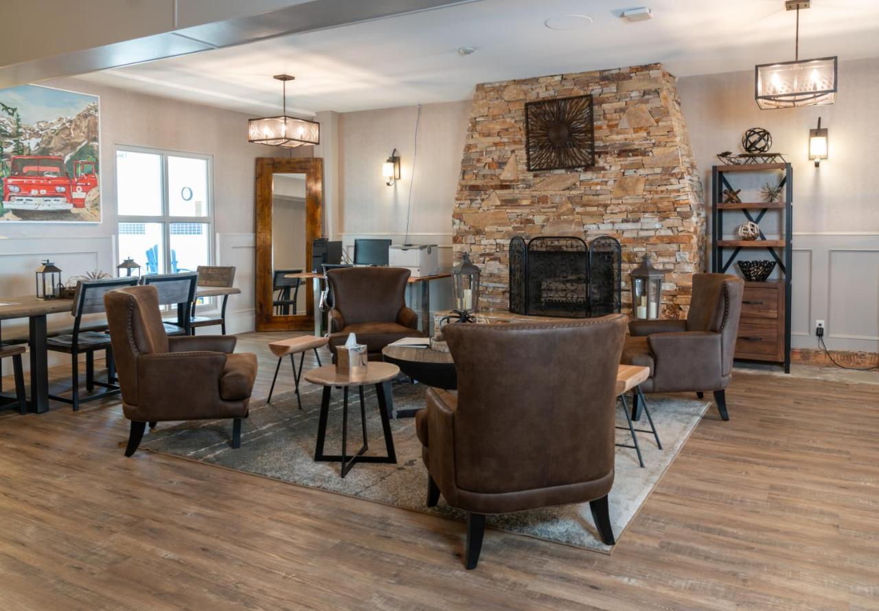 Prestige Inn Golden Extérieur photo