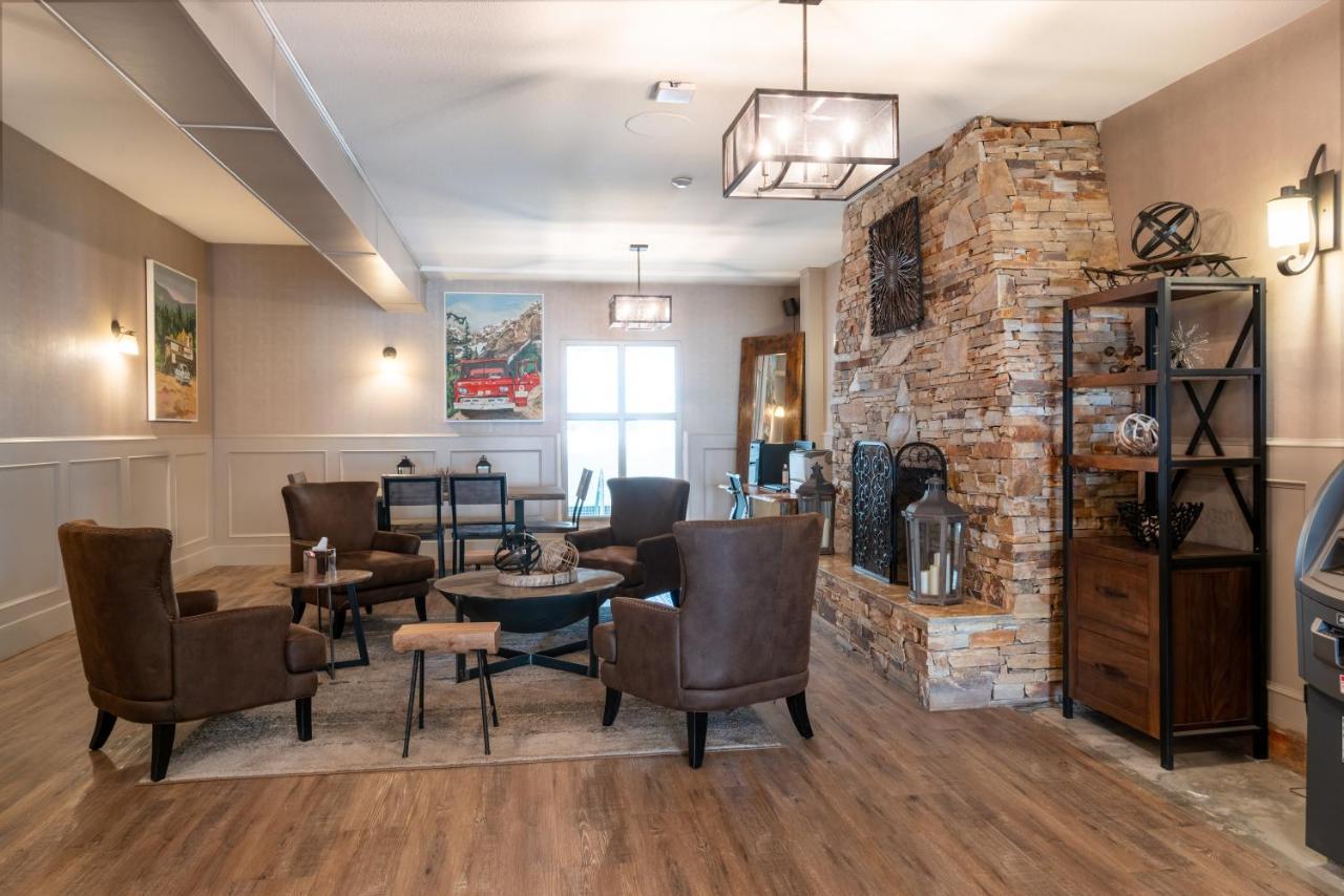 Prestige Inn Golden Extérieur photo