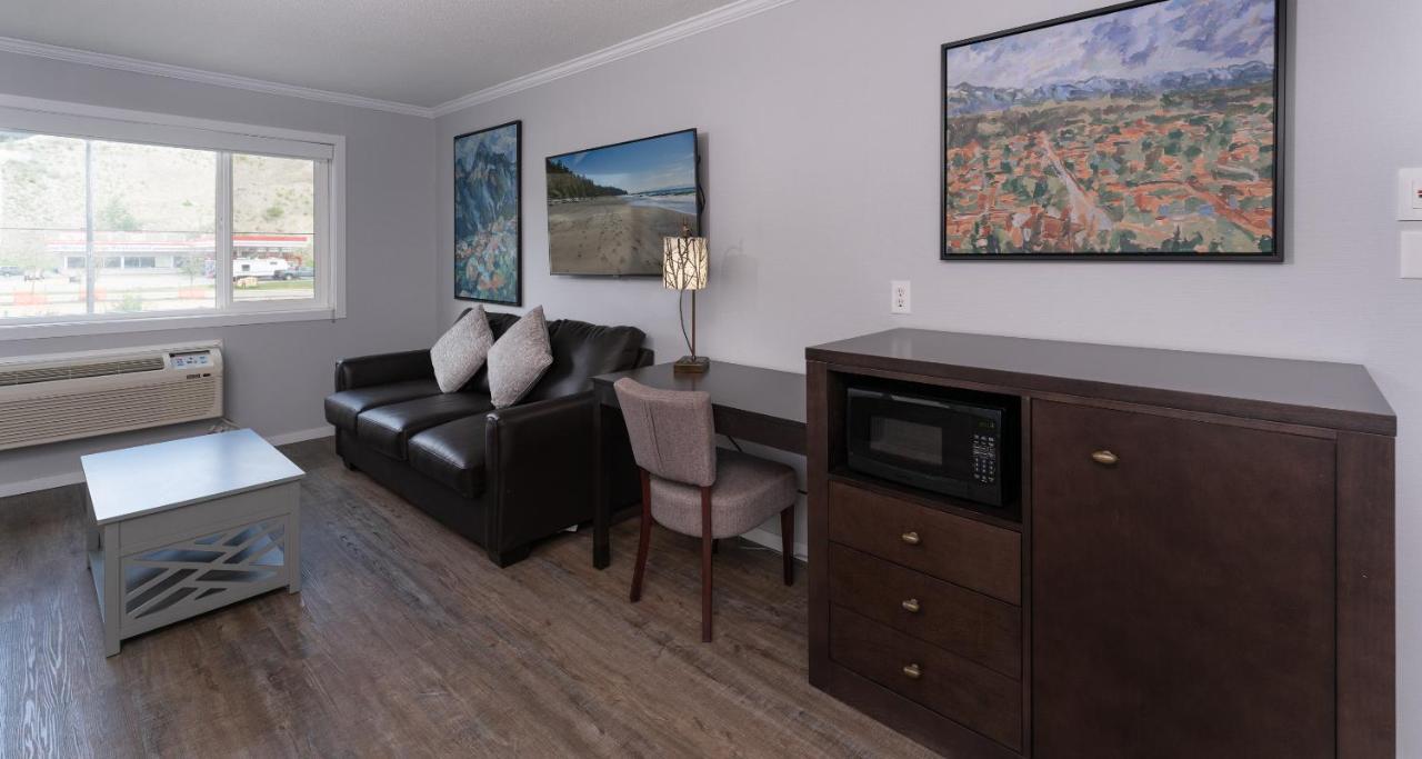 Prestige Inn Golden Extérieur photo